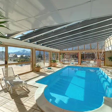 Aparthotel La Pradella 3*
